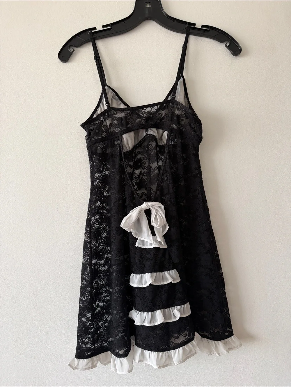 In Bloom by Jonquil Black Lace Ruffle Babydoll Chemise Nightgown Vintage Vibe